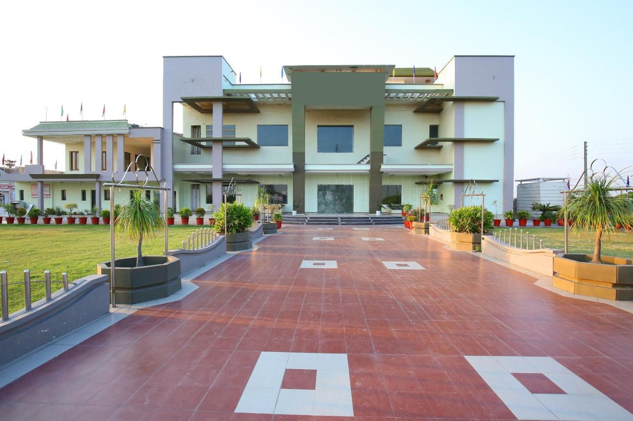 Oyo Flagship Armaan Resort Shahpur  Exterior photo